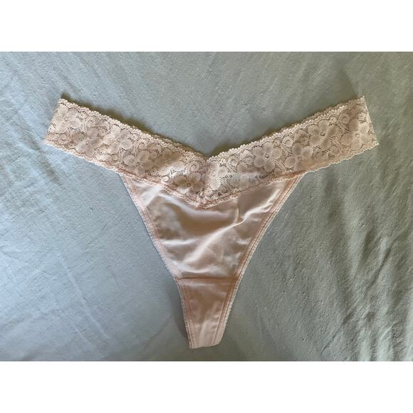 NoS Maidenform Bodymates M 7 pink Lace Thong String Bikini Panties Underwear - Picture 1 of 4